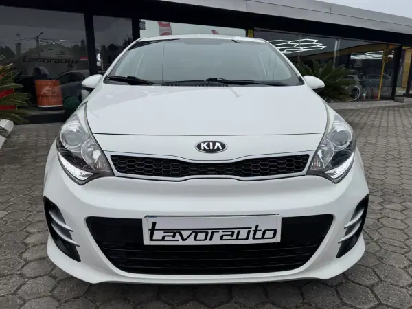 Kia Rio 2016 - 9500 EUR, 113000 km - AUTO.MOTO.pt - 113000km - foto 3 de 40