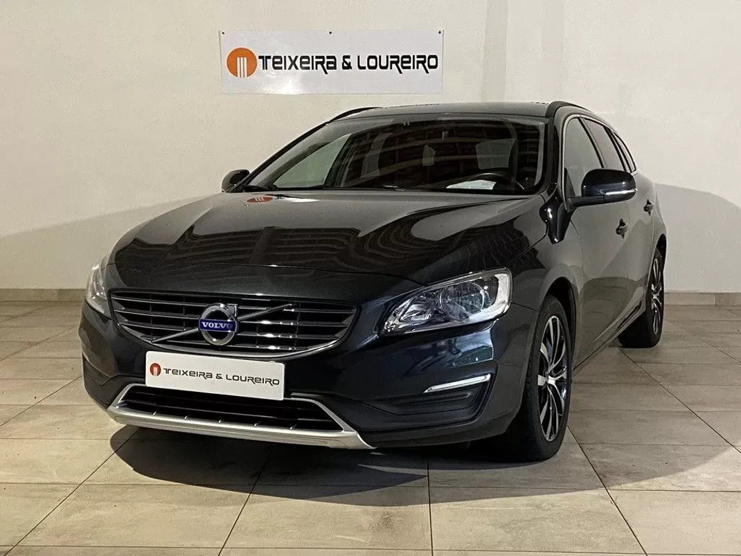 Volvo V60 2017 - 17900 EUR, 165010 km - AUTO.MOTO.pt - 165010km - foto 1 de 23