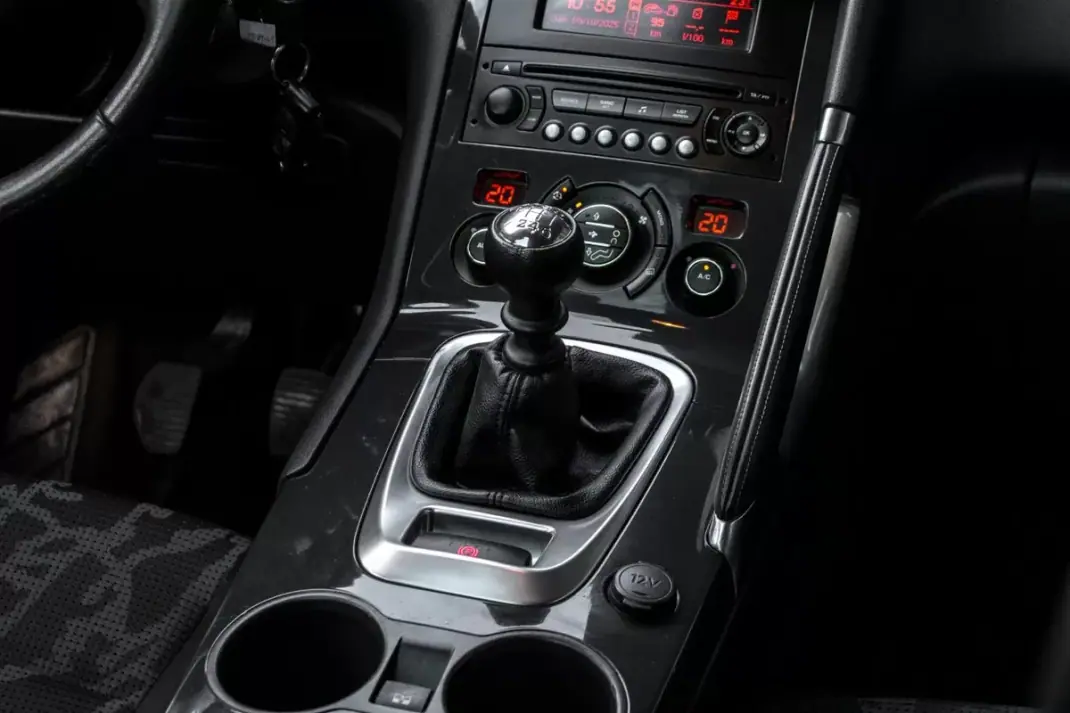 Peugeot 3008 2010 - 7490 EUR, 200623 km - AUTO.MOTO.pt - 200623km - foto 34 de 36