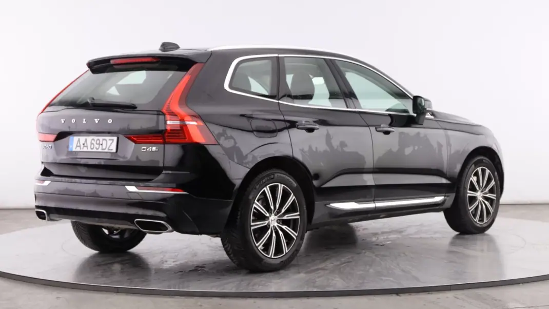 Volvo XC 60 2020 - 34999 EUR, 59321 km - AUTO.MOTO.pt - 59321km - foto 2 de 8