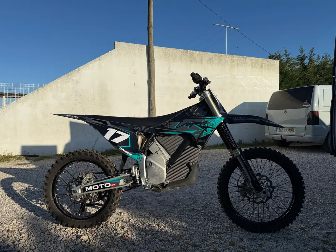 Stark Varg MX 2024 - 10000 EUR, 1 km - AUTO.MOTO.pt - 1km - foto 2 de 13