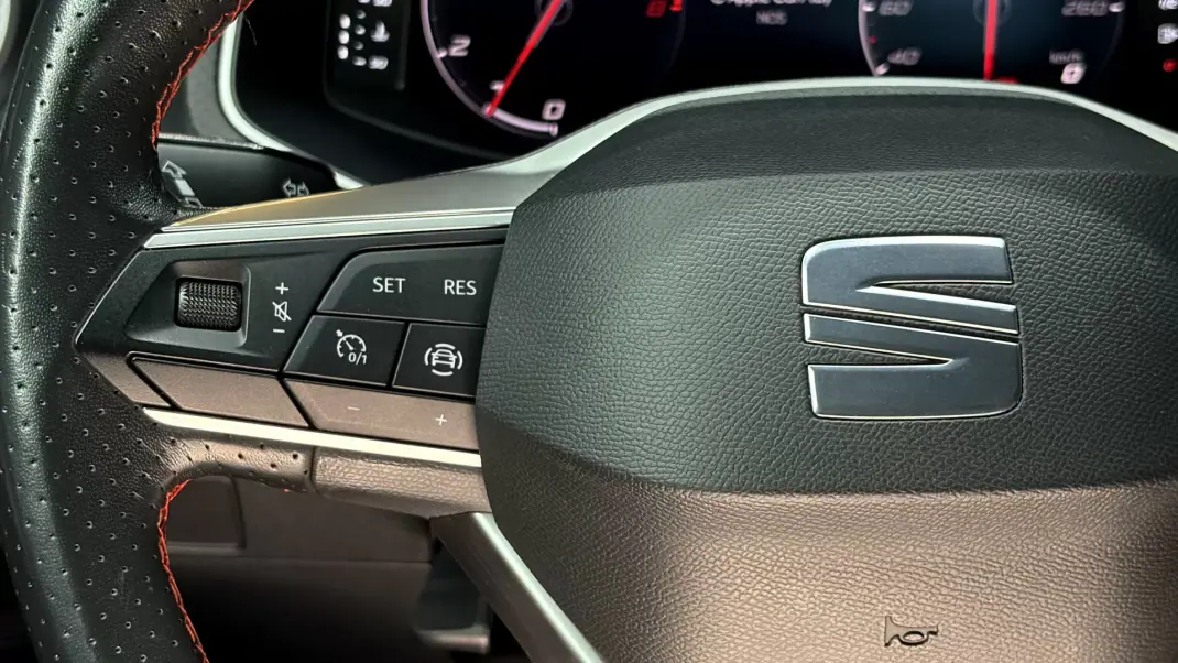 SEAT Arona 2023 - 16990 EUR, 30000 km - AUTO.MOTO.pt - 30000km - foto 30 de 42