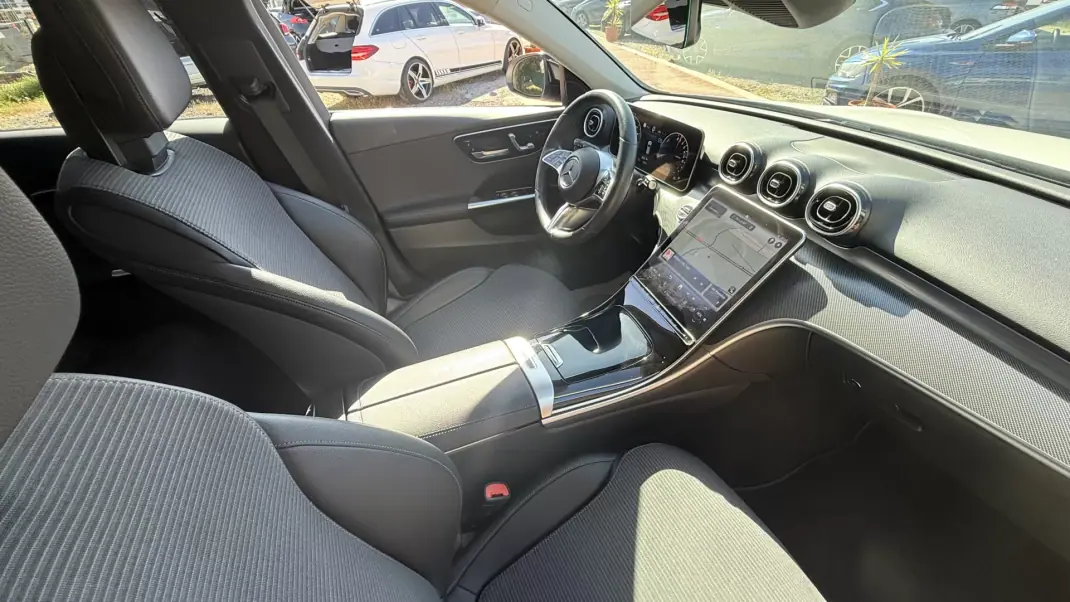 Mercedes-Benz C 300e 2022 - 33990 EUR, 90000 km - AUTO.MOTO.pt - 90000km - foto 25 de 29