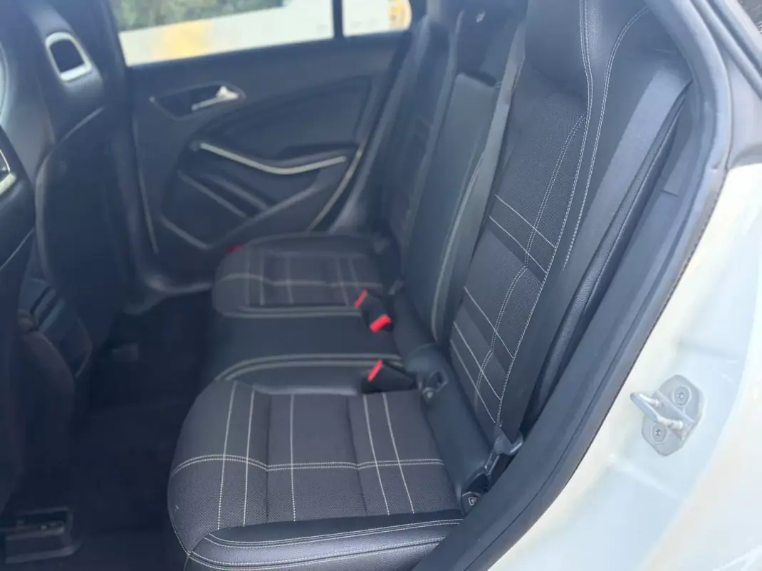 Mercedes-Benz CLA 180 2015 - 16699 EUR, 160000 km - 160000km - foto 11 de 16