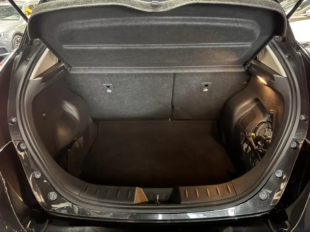 Nissan Leaf 2022 - 15990 EUR, 95500 km - AUTO.MOTO.pt - 95500km - foto 29 de 32