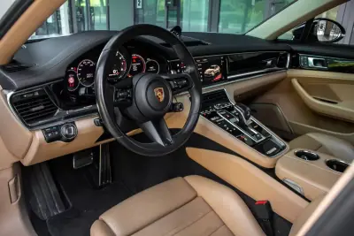 Porsche Panamera 2022 - 99950 EUR, 92267 km - AUTO.MOTO.pt - 92267km - foto 27 de 49