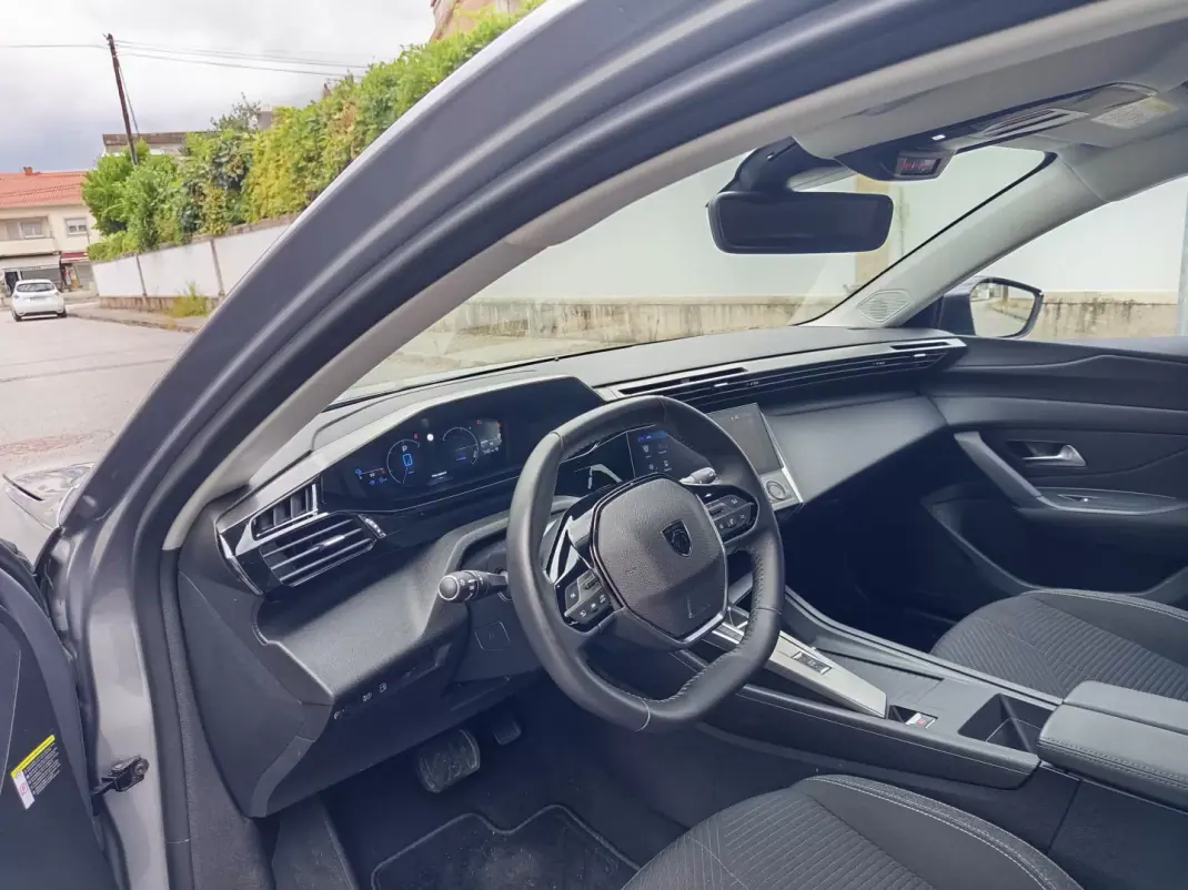 Peugeot 308 SW 2023 - 22490 EUR, 31200 km - 31200km - foto 13 de 19