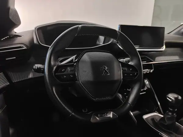Peugeot 208 2021 - 13990 EUR, 80000 km - AUTO.MOTO.pt - 80000km - foto 41 de 49