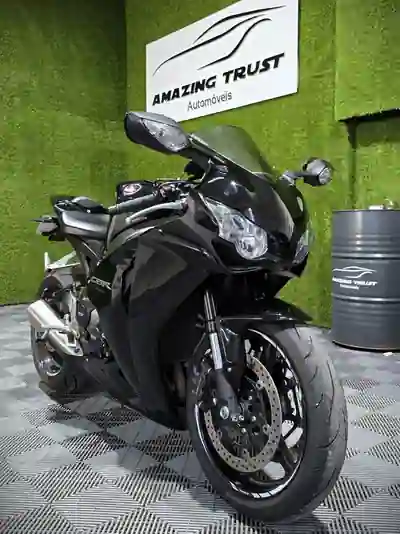 Honda CBR 1000RR 2008 - 32000km