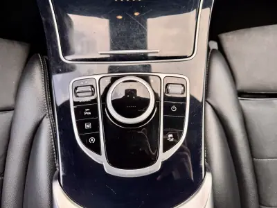 Mercedes-Benz GLC 250 2018 - 34990 EUR, 175000 km - AUTO.MOTO.pt - 175000km - foto 21 de 33