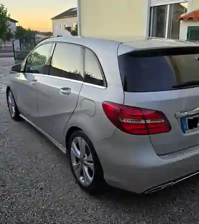 Mercedes-Benz B 180 2018 - 18900 EUR, 96000 km - foto 2 de 11