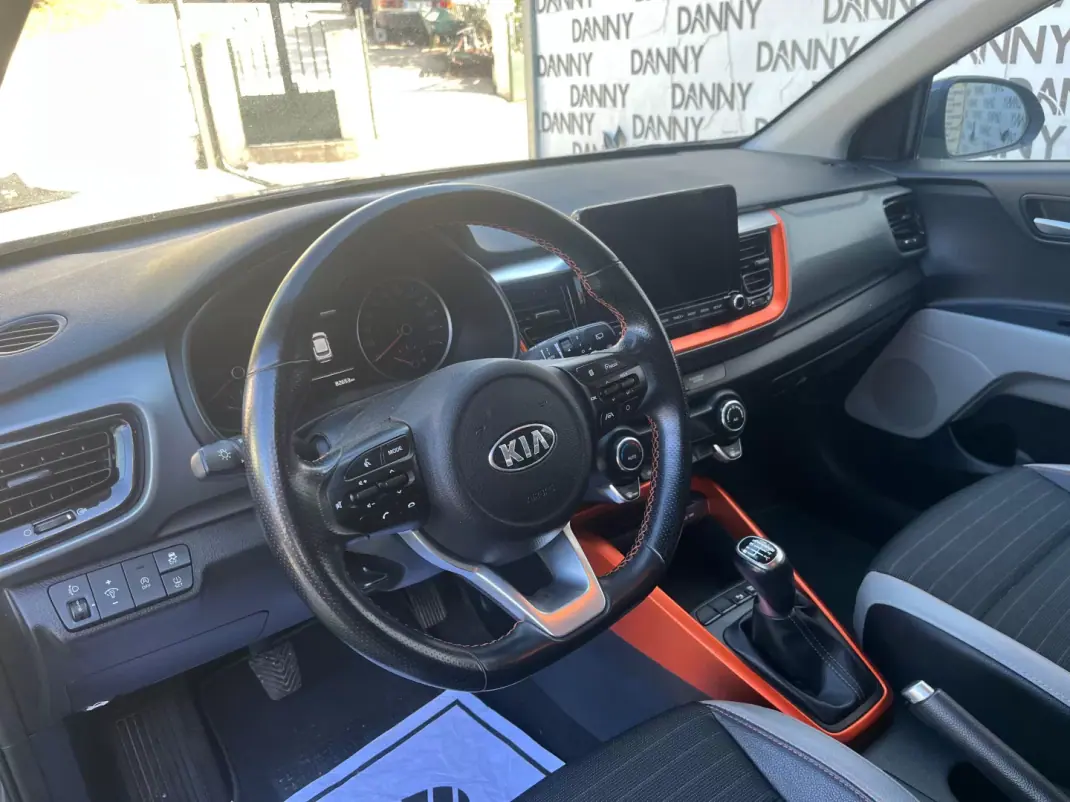 Kia Stonic 2021 - 16490 EUR, 82000 km - 82000km - foto 10 de 12