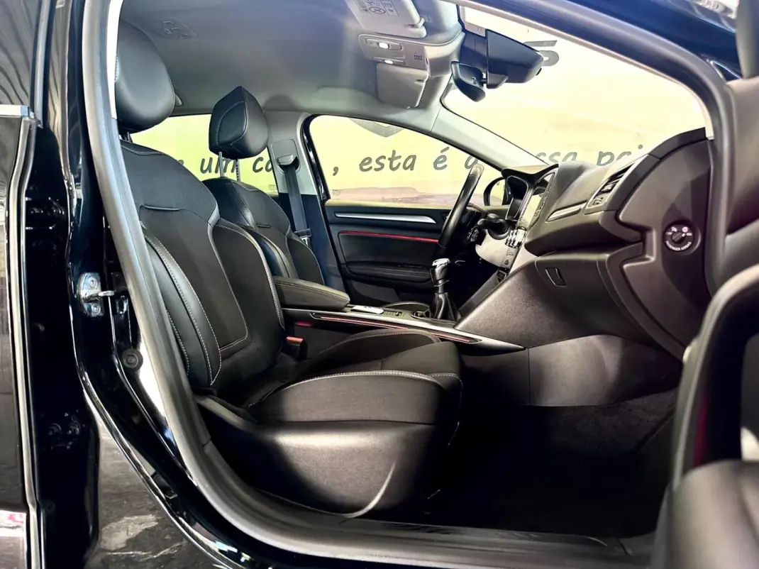 Renault Mégane 2021 - 17900 EUR, 79434 km - 79434km - foto 11 de 26