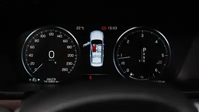 Volvo S90 2016 - 24750 EUR, 266000 km - AUTO.MOTO.pt - 266000km - foto 24 de 50