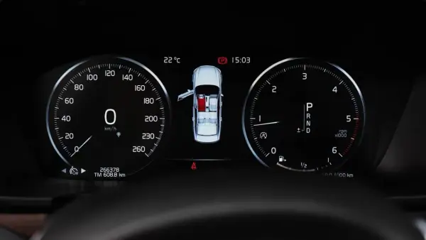 Volvo S90 2016 - 24750 EUR, 266000 km - AUTO.MOTO.pt - 266000km - foto 24 de 50