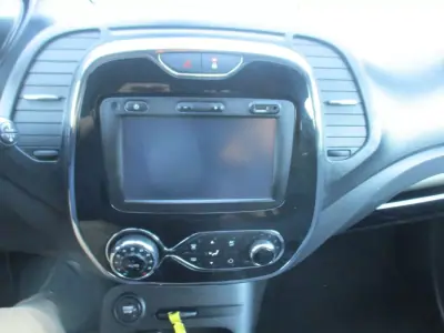 Renault Captur 2015 - 9990 EUR, 130000 km - 130000km - foto 12 de 22