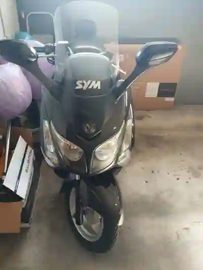 SYM GTS 2012 - 2080 EUR, 59970 km - AUTO.MOTO.pt - 59970km - foto 3 de 6