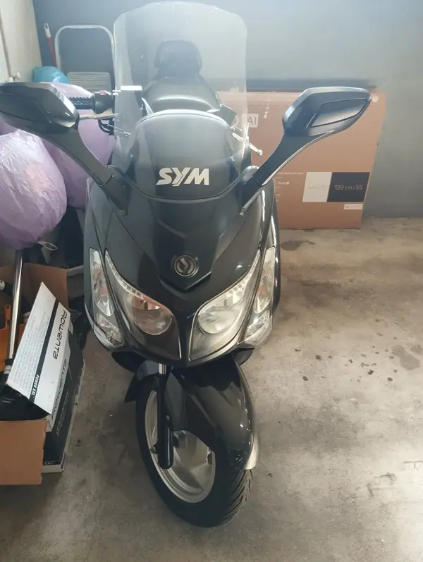 SYM GTS 2012 - 2100 EUR, 60600 km - AUTO.MOTO.pt - 60600km - foto 3 de 6