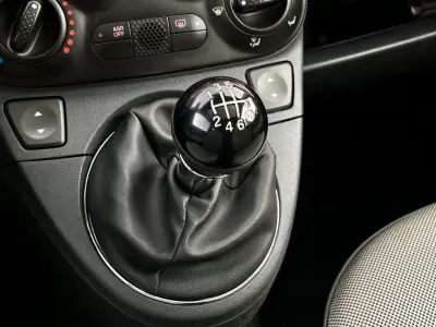 Fiat 500 2008 - 6750 EUR, 185000 km - AUTO.MOTO.pt - 185000km - foto 15 de 22