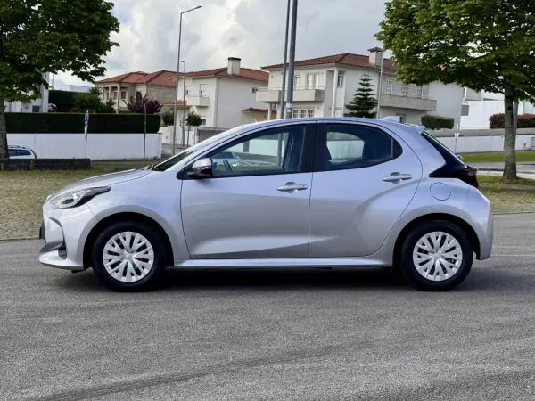 Toyota Yaris 2023 - 17990 EUR, 22000 km - AUTO.MOTO.pt - 22000km - foto 3 de 28