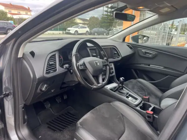 SEAT Leon 2017 - 13450 EUR, 149577 km - AUTO.MOTO.pt - 149577km - foto 13 de 26