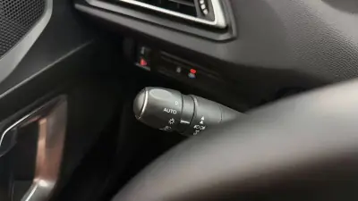 Peugeot 308 SW 2019 - 13990 EUR, 134327 km - AUTO.MOTO.pt - 134327km - foto 23 de 28