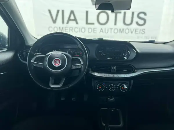 Fiat Tipo Station Wagon 2018 - 7850 EUR, 200000 km - AUTO.MOTO.pt - 200000km - foto 8 de 12