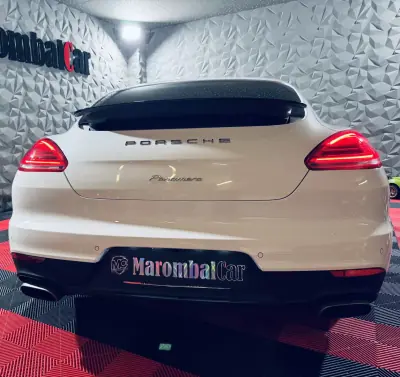 Porsche Panamera 2015 - 43990 EUR, 110565 km - AUTO.MOTO.pt - 110565km - foto 8 de 40