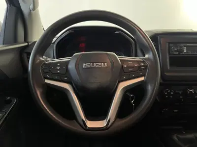 Isuzu D-Max 2023 - 32950 EUR, 32000 km - AUTO.MOTO.pt - 32000km - foto 14 de 26