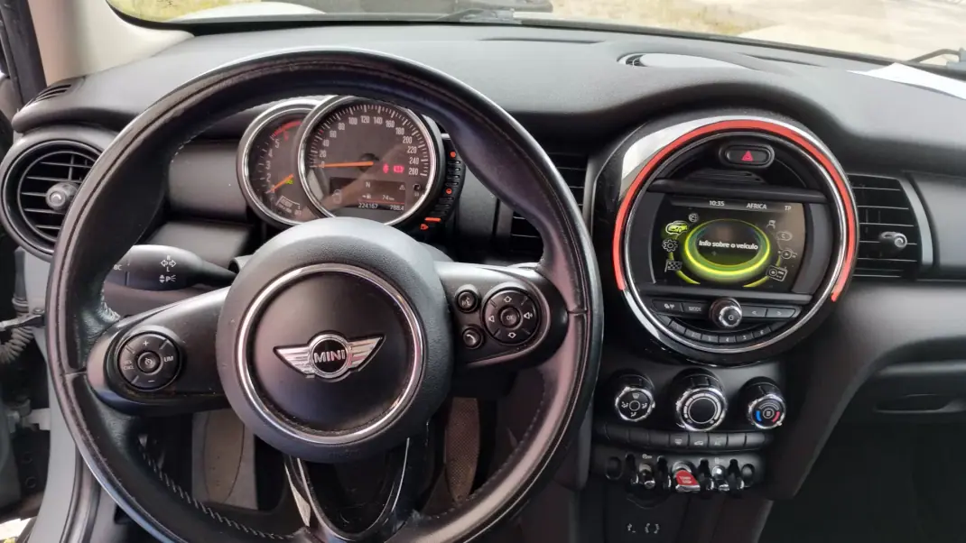 MINI 5 Portas 2016 - 8999 EUR, 224000 km - AUTO.MOTO.pt - 224000km - foto 25 de 32