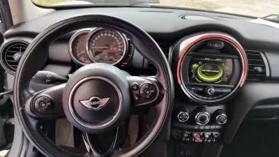 MINI 5 Portas 2016 - 8999 EUR, 224000 km - AUTO.MOTO.pt - 224000km - foto 25 de 32