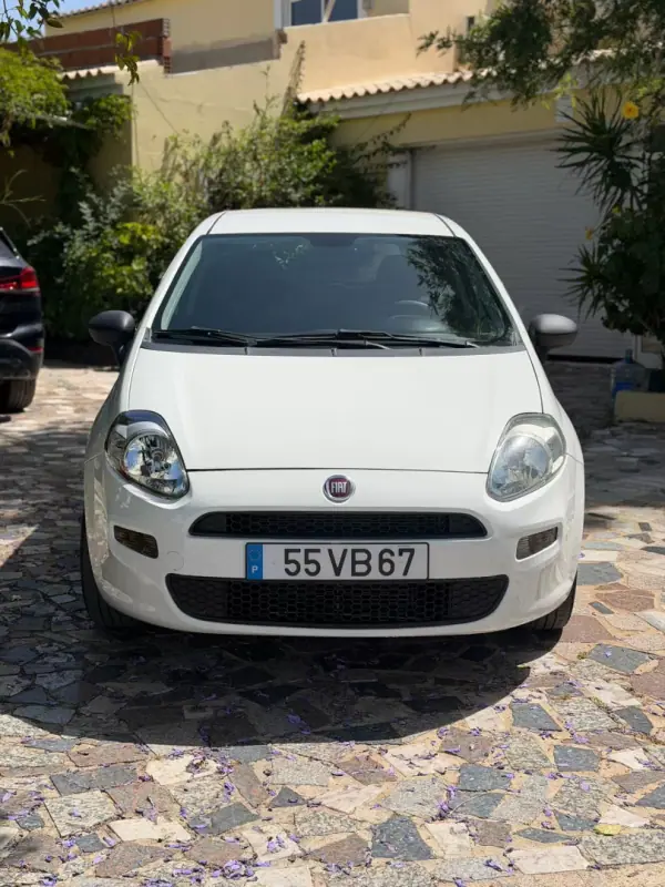 Fiat Punto 2018 - 8500 EUR, 111468 km - AUTO.MOTO.pt - 111468km - foto 3 de 9