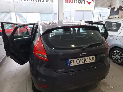 Ford Fiesta 2012 - 6900 EUR, 163718 km - AUTO.MOTO.pt - 163718km - foto 11 de 24