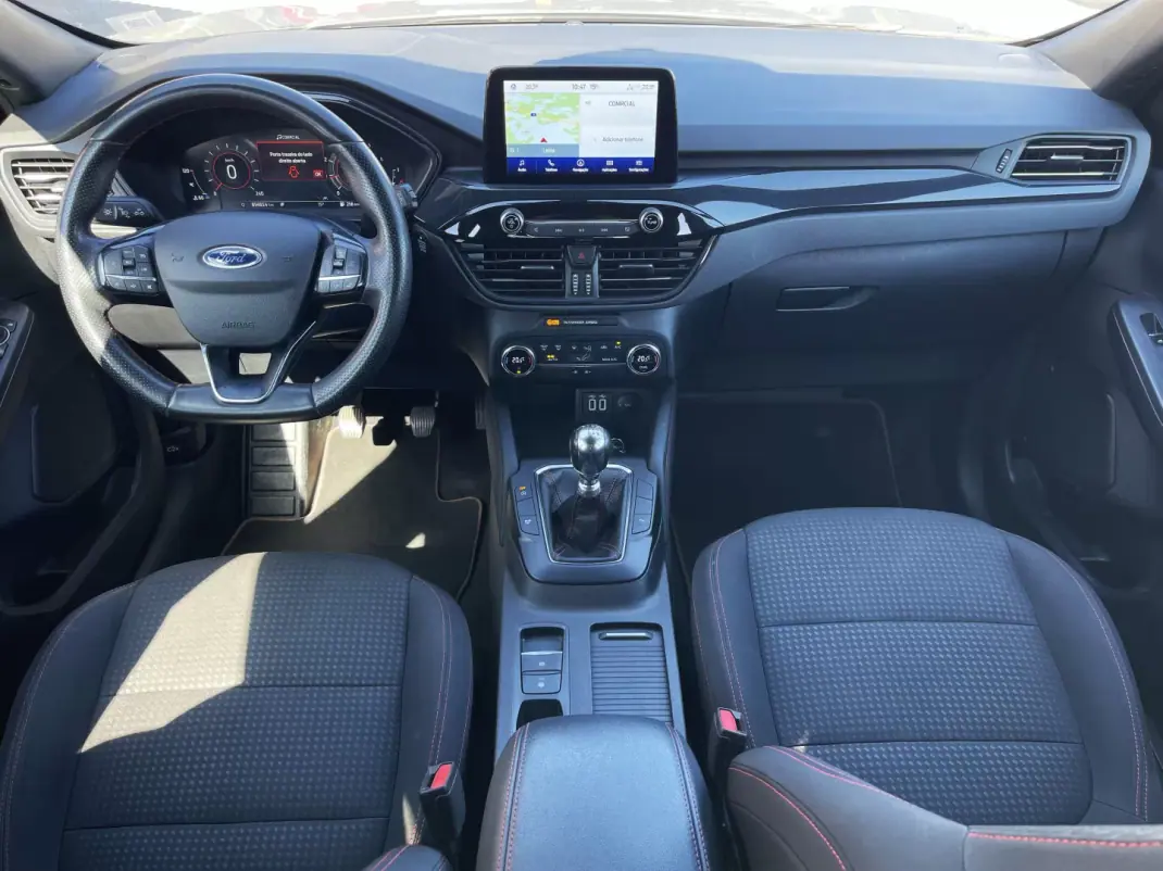 Ford Kuga 2022 - 17990 EUR, 85480 km - AUTO.MOTO.pt - 85480km - foto 8 de 22