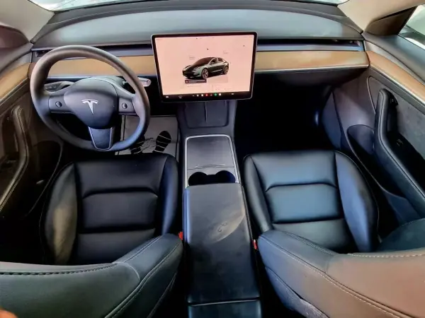 Tesla Model 3 2023 - 29250 EUR, 48000 km - AUTO.MOTO.pt - 48000km - foto 11 de 15