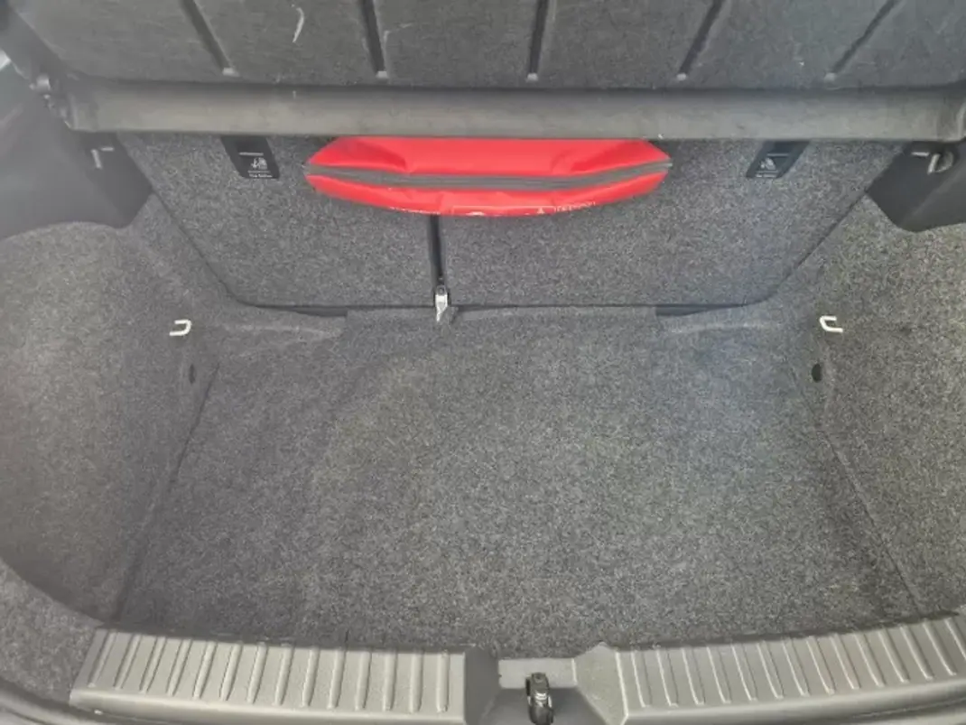 SEAT Ibiza 2020 - 13750 EUR, 58593 km - AUTO.MOTO.pt - 58593km - foto 2 de 10