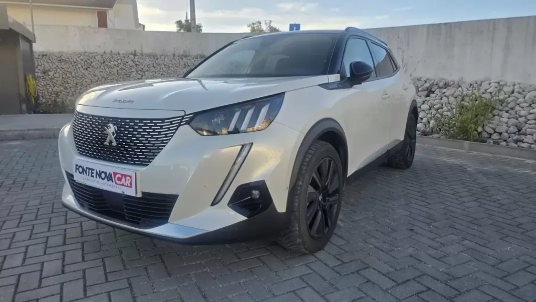 Peugeot e-2008 2022 - 20450 EUR, 95990 km - AUTO.MOTO.pt - 95990km - foto 1 de 28