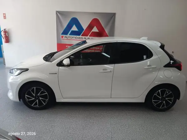 Toyota Yaris 2021 - 15950 EUR, 145000 km - 145000km - foto 4 de 19