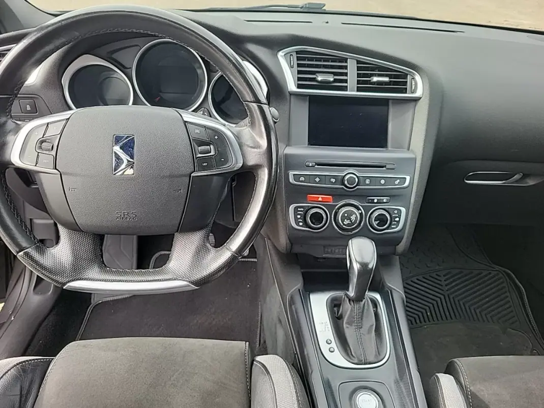 DS DS4 Crossback 2018 - 14700 EUR, 85794 km - AUTO.MOTO.pt - 85794km - foto 8 de 25