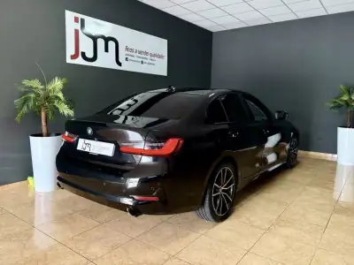 BMW 320 2019 - 21990 EUR, 243987 km - AUTO.MOTO.pt - 243987km - foto 4 de 18