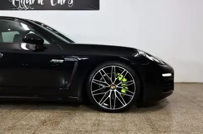 Porsche Panamera 2016 - 53900 EUR, 92706 km - AUTO.MOTO.pt - 92706km - foto 33 de 41