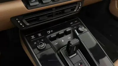 Porsche 911 2019 - 129990 EUR, 76079 km - AUTO.MOTO.pt - 76079km - foto 22 de 24