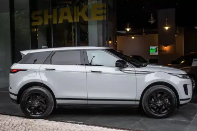 Land Rover Range Rover Evoque 2025 - 48990 EUR, 16300 km - 16300km - foto 5 de 39