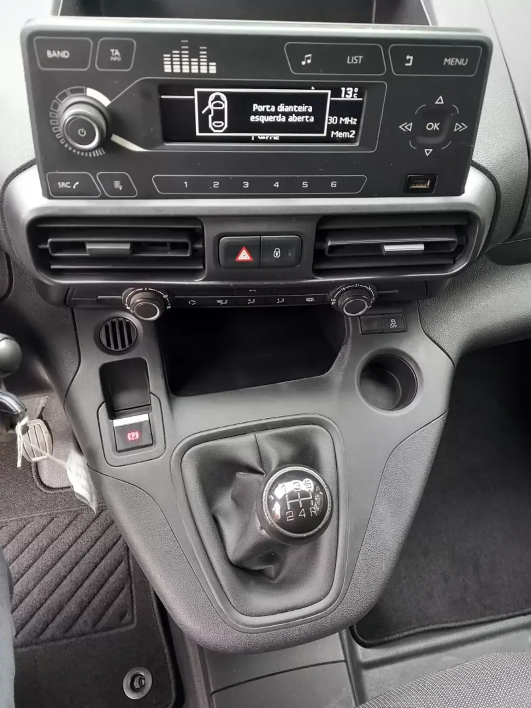 Peugeot Partner 1.5 BlueHDI Pro Longa 3L 2021 - 12900 EUR, 154760 km - AUTO.MOTO.pt - 154760km - foto 6 de 12