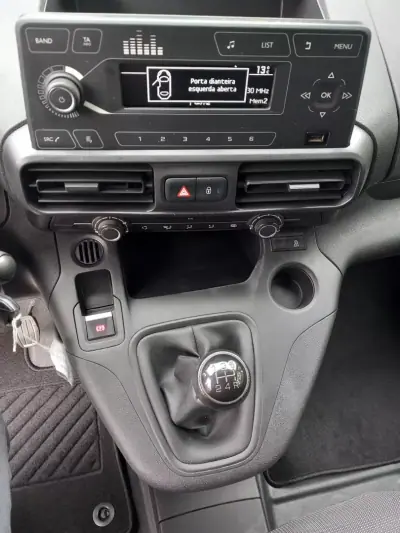 Peugeot Partner 1.5 BlueHDI Pro Longa 3L 2021 - 12900 EUR, 154760 km - AUTO.MOTO.pt - 154760km - foto 6 de 12