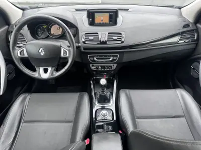 Renault Mégane 2012 - 7900 EUR, 270000 km - AUTO.MOTO.pt - 270000km - foto 25 de 36