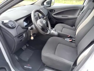 Renault Zoe 2020 - 12950 EUR, 110000 km - AUTO.MOTO.pt - 110000km - foto 17 de 27