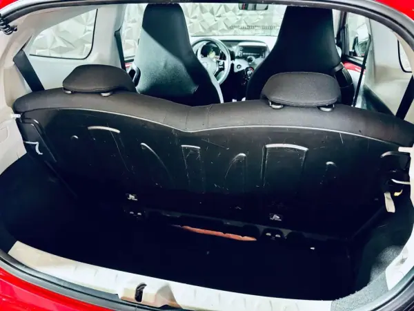 Toyota Aygo 2019 - 10750 EUR, 126299 km - AUTO.MOTO.pt - 126299km - foto 17 de 35