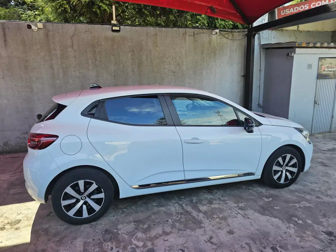 Renault Clio 2023 - 11999 EUR, 115000 km - 115000km - foto 4 de 14