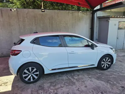 Renault Clio 2023 - 11999 EUR, 115000 km - AUTO.MOTO.pt - 115000km - foto 4 de 14